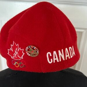 🔥🔥 PRICE DROP Roots Red Vintage Canada Olympic Beanie/Scally with Pin